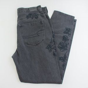 NWT American Eagle Black Embroidered High Rise Mom Jeans